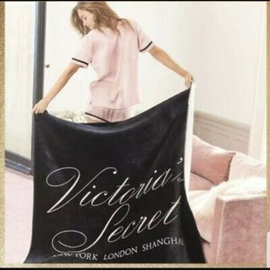 Victoria Secret Throw Blanket with Sherpa backing